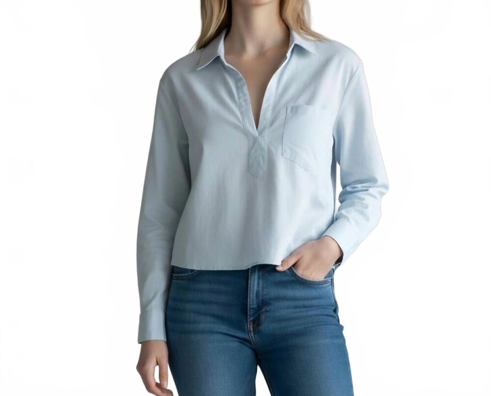 NEW ELAN v-neck collared top in aqua
